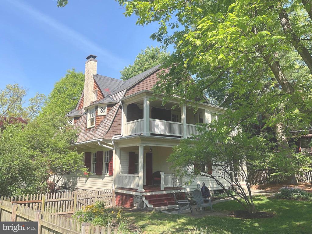 207 HAWTHORNE ROAD