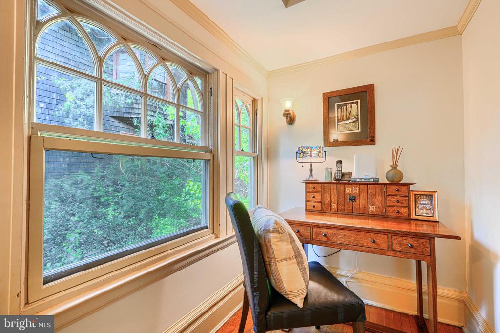 207 HAWTHORNE ROAD