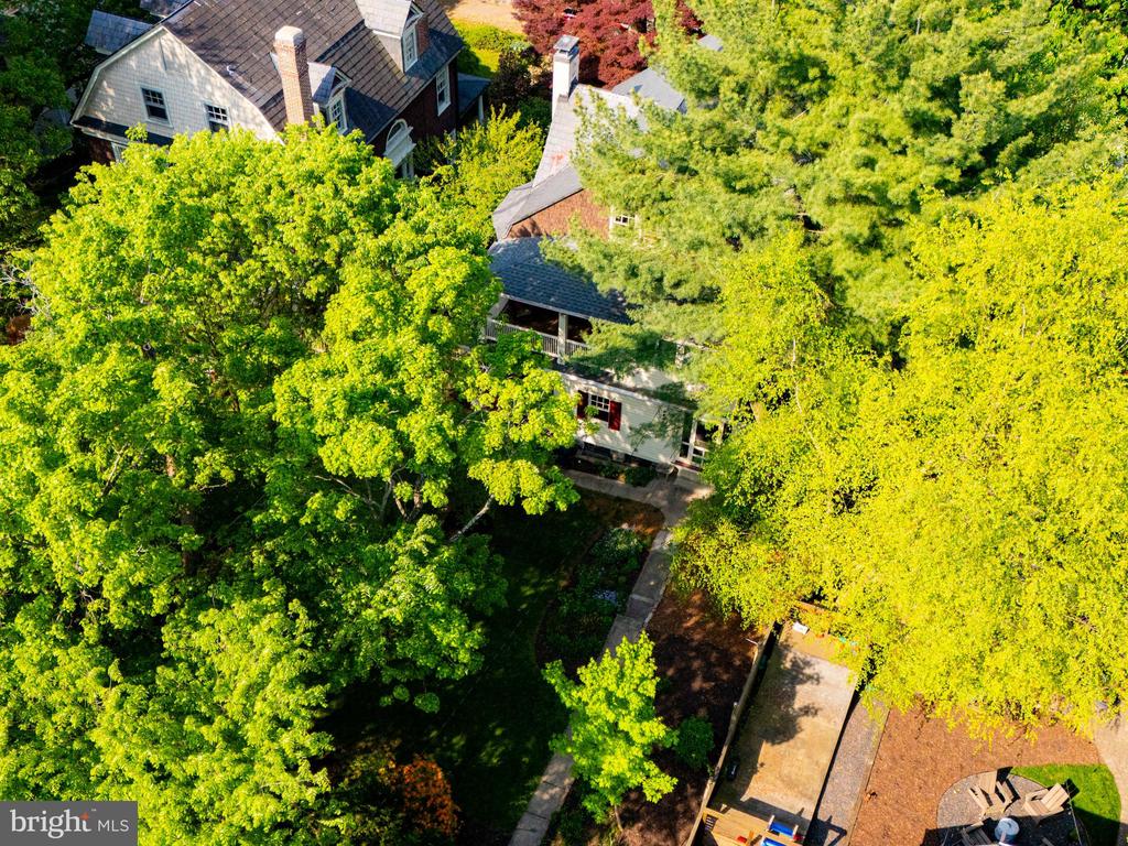 207 HAWTHORNE ROAD
