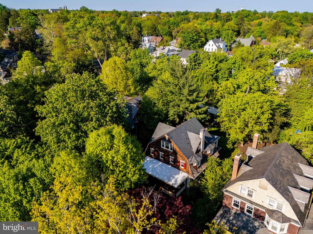 207 HAWTHORNE ROAD