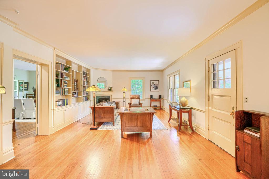 207 HAWTHORNE ROAD