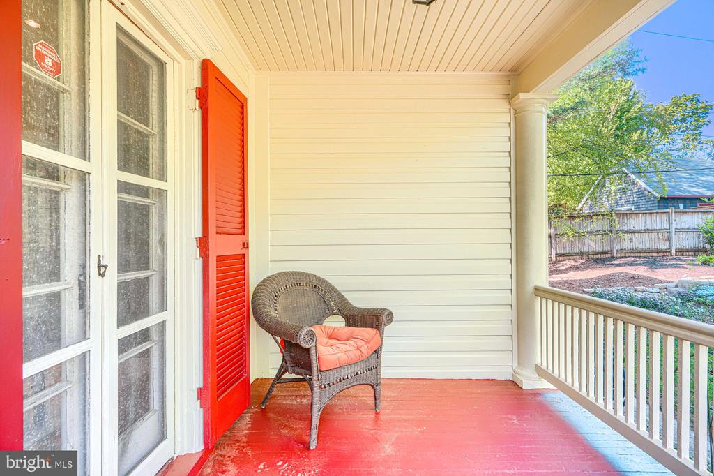 207 HAWTHORNE ROAD
