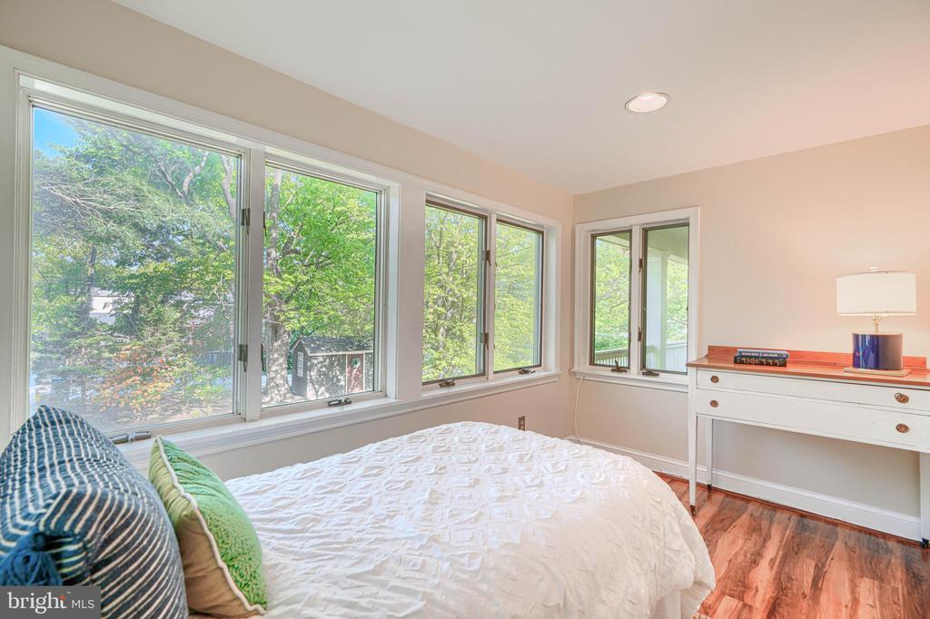 207 HAWTHORNE ROAD