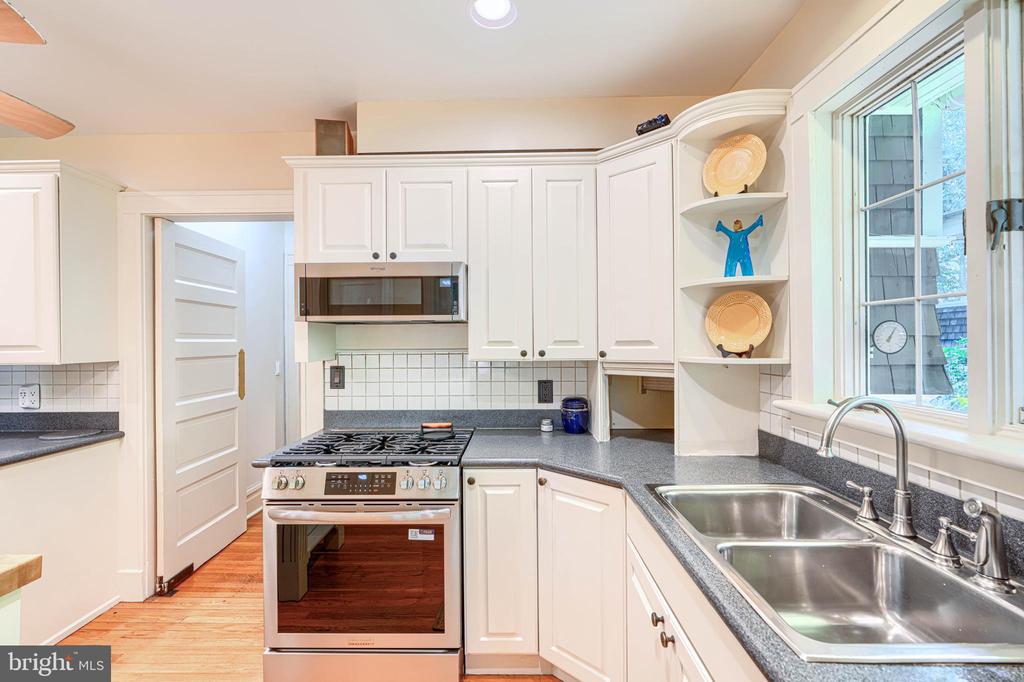207 HAWTHORNE ROAD