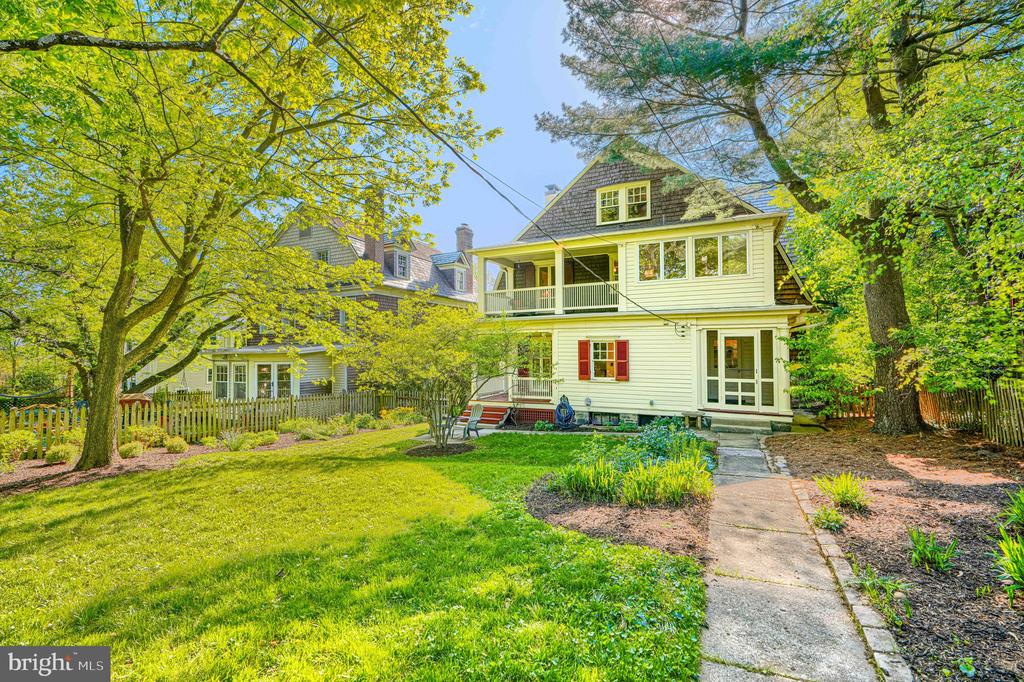 207 HAWTHORNE ROAD