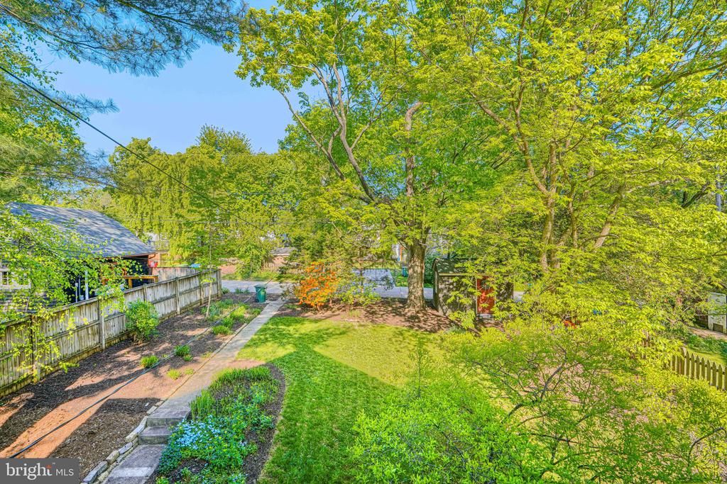 207 HAWTHORNE ROAD