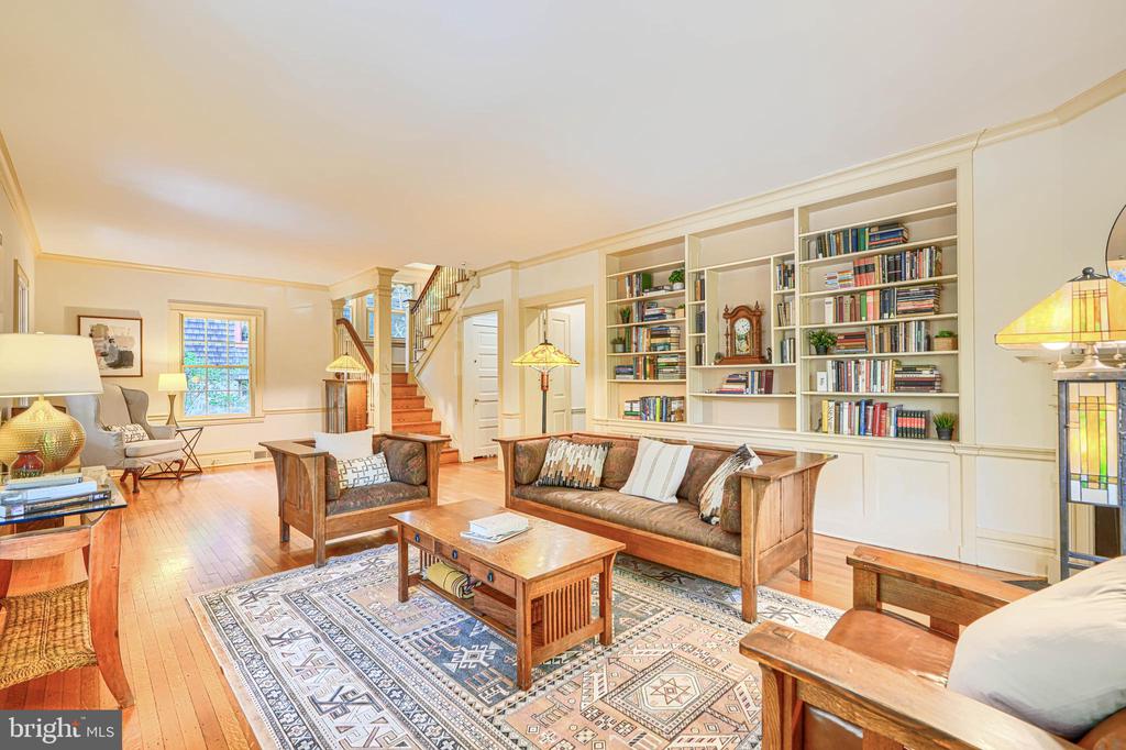 207 HAWTHORNE ROAD