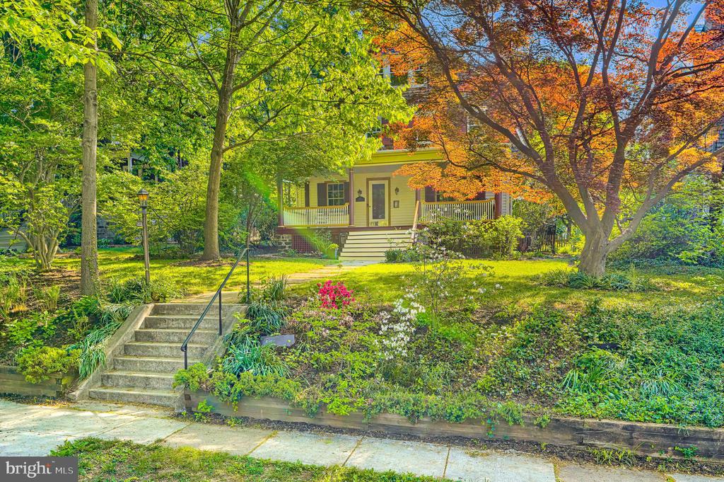 207 HAWTHORNE ROAD