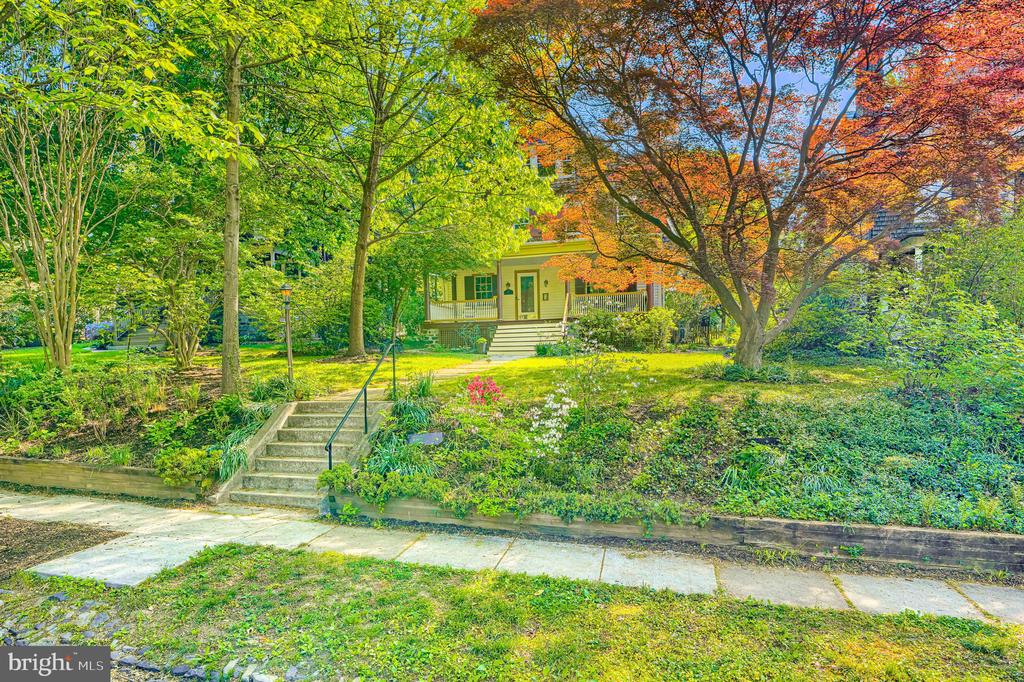 207 HAWTHORNE ROAD