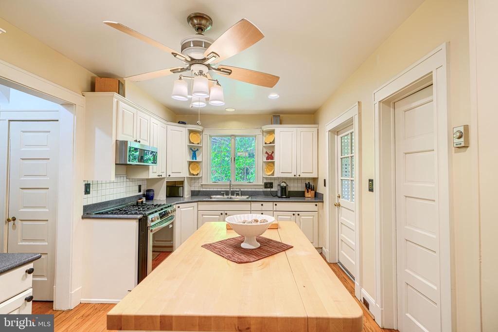 207 HAWTHORNE ROAD