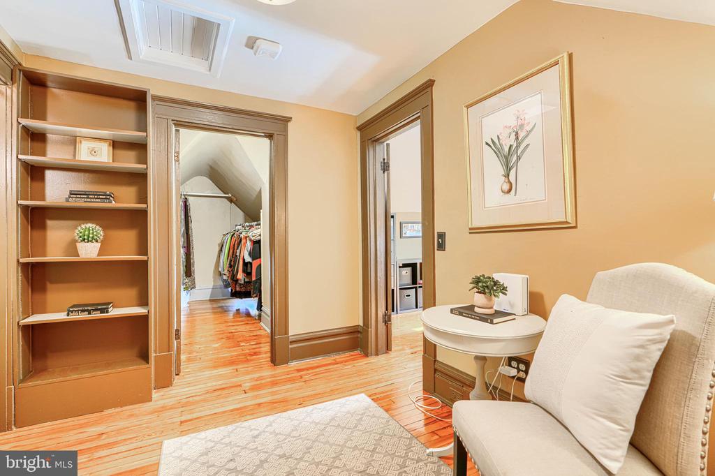 207 HAWTHORNE ROAD