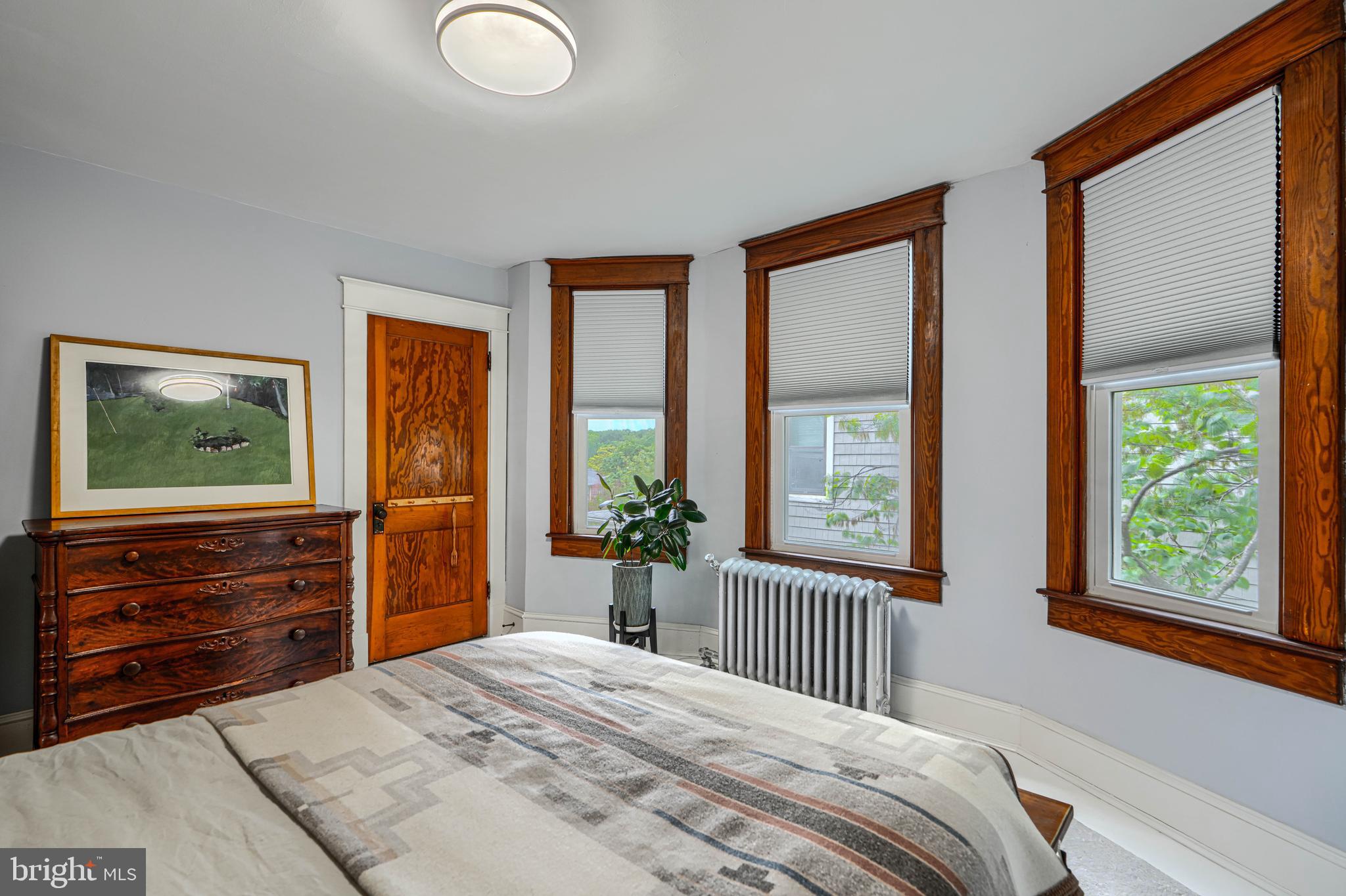 3018 IONA TERRACE