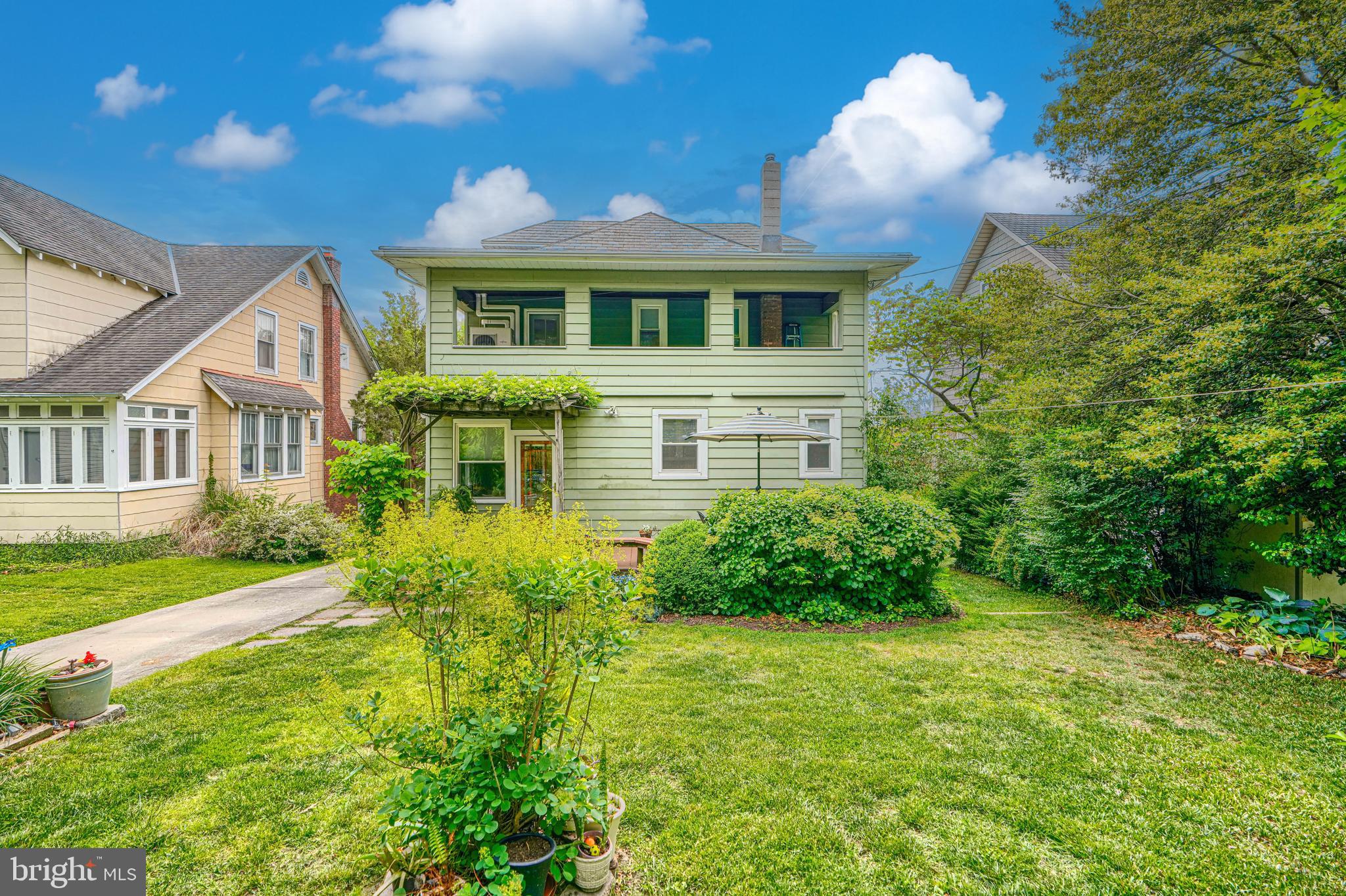 3018 IONA TERRACE
