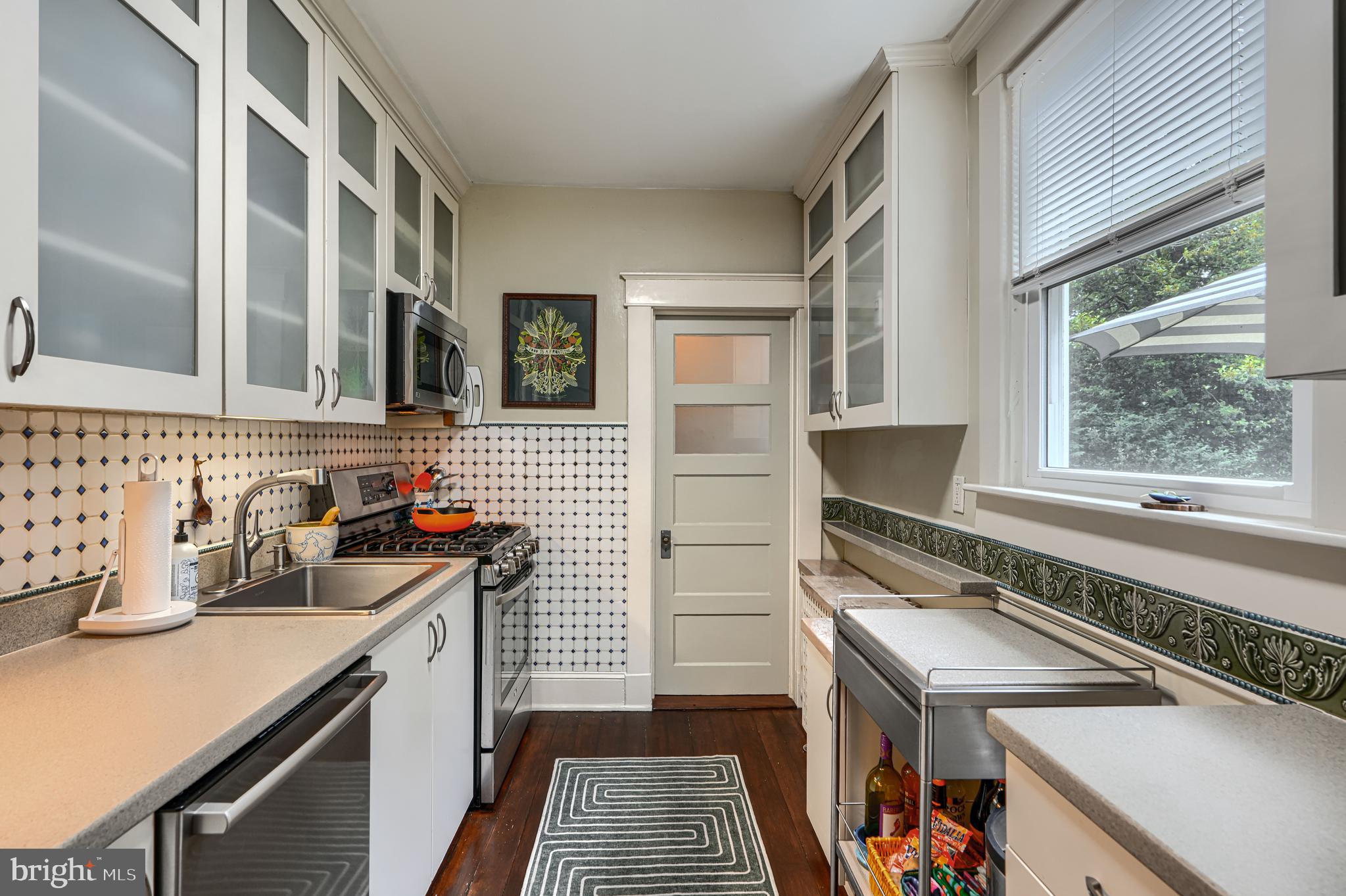 3018 IONA TERRACE