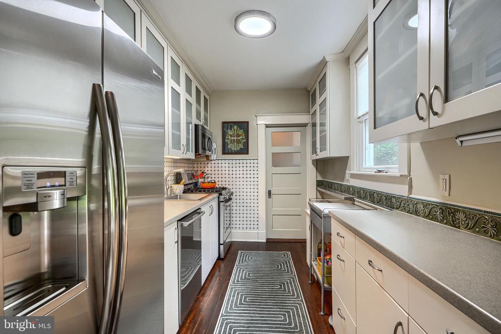 3018 IONA TERRACE