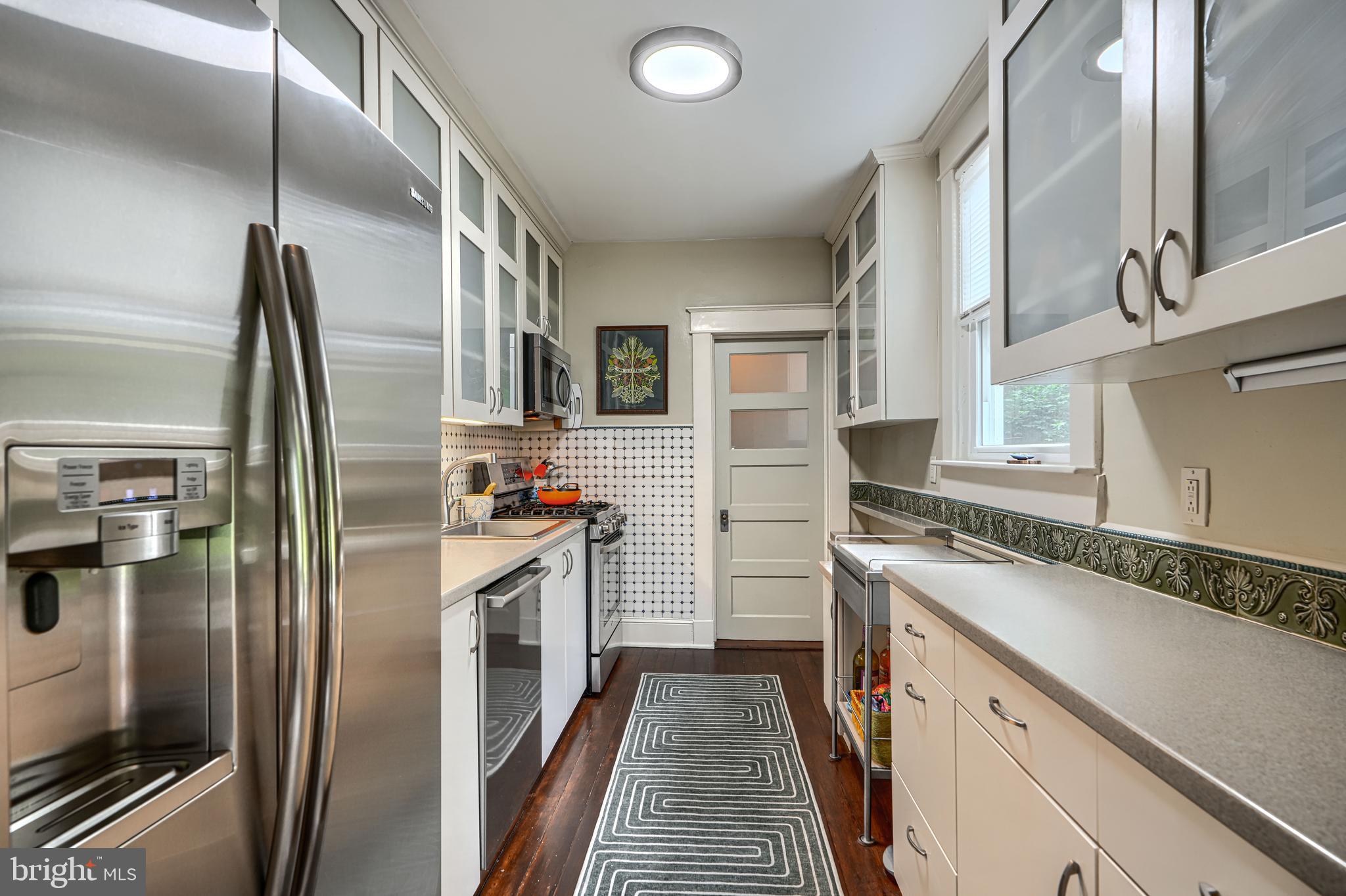 3018 IONA TERRACE