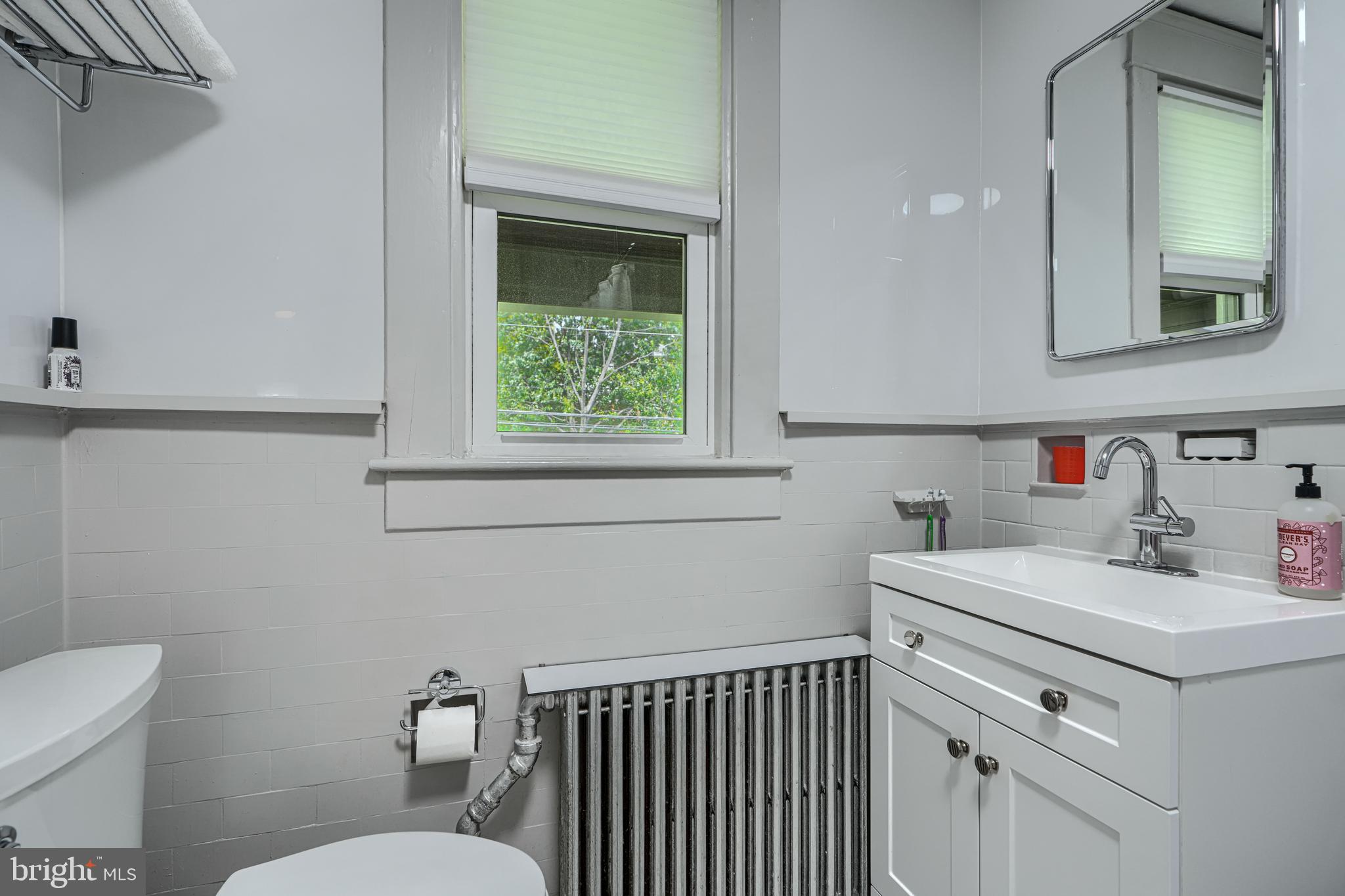 3018 IONA TERRACE
