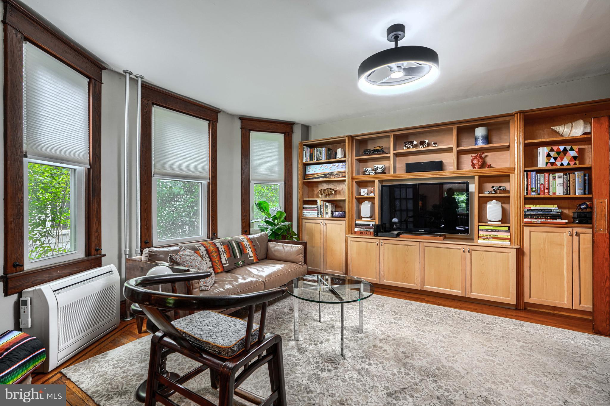 3018 IONA TERRACE