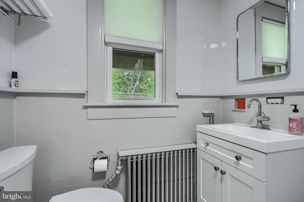 3018 IONA TERRACE