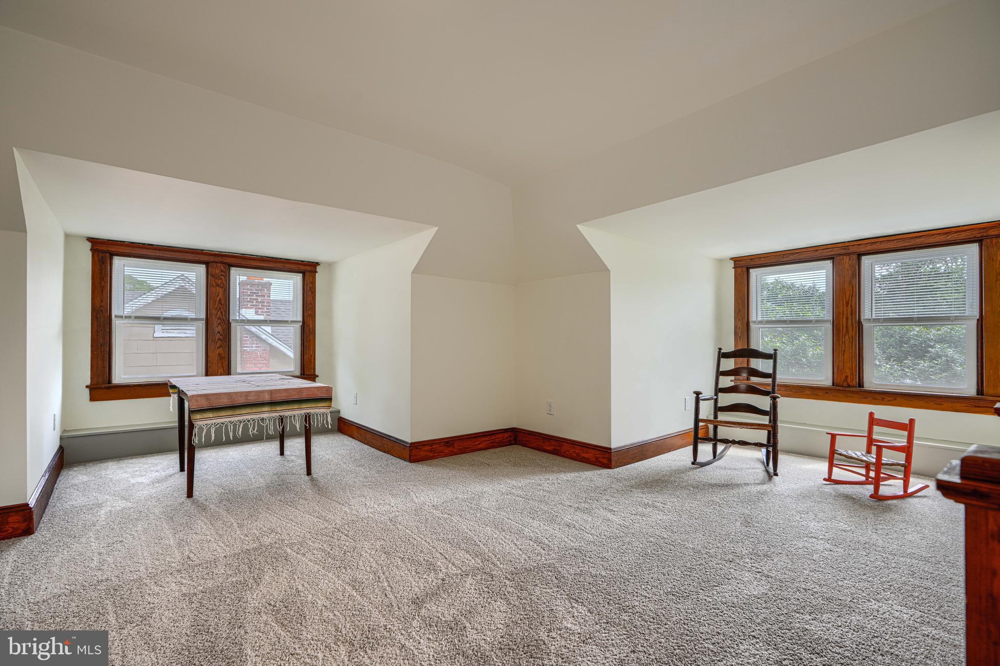 3018 IONA TERRACE