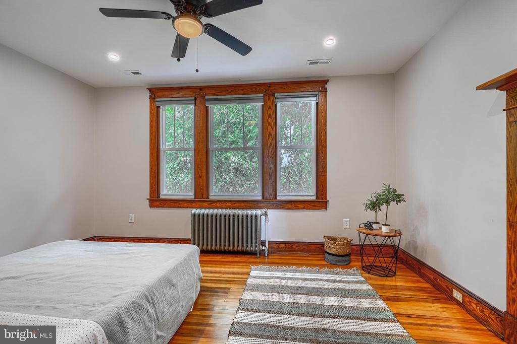 3009 IONA TERRACE