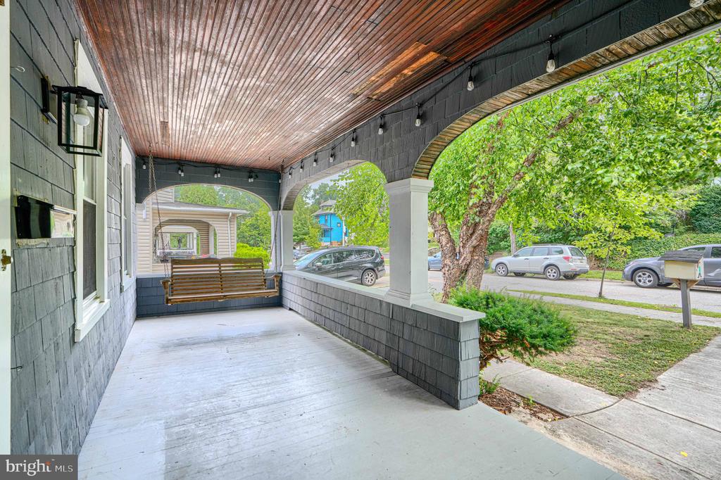 3009 IONA TERRACE