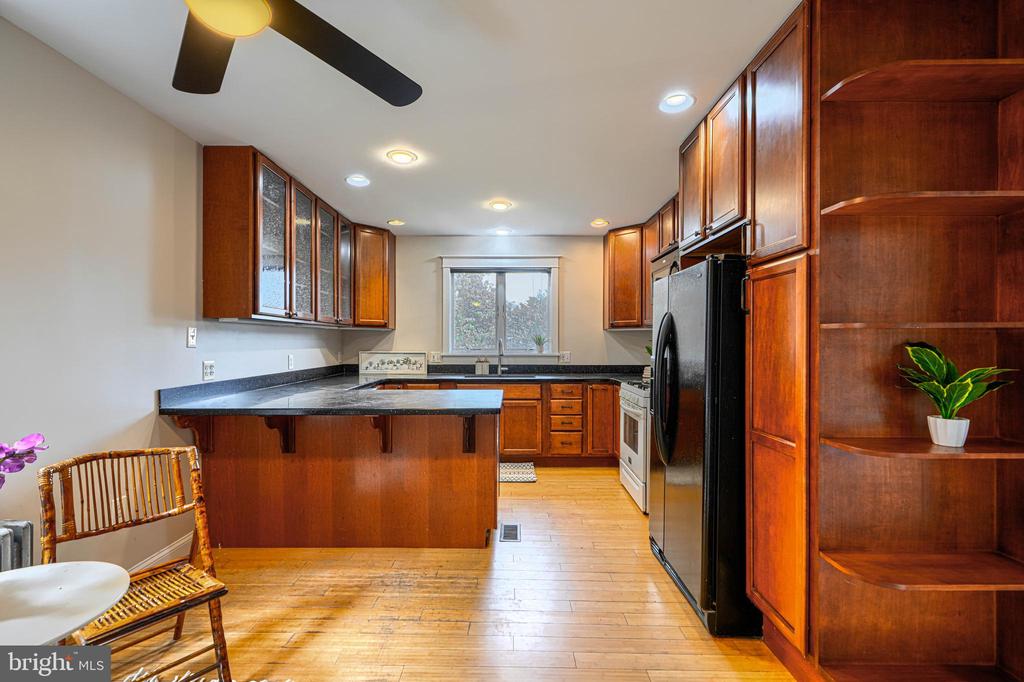 3009 IONA TERRACE