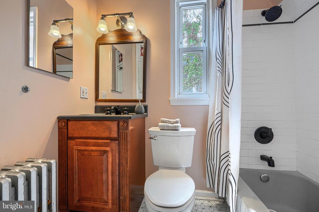 3009 IONA TERRACE