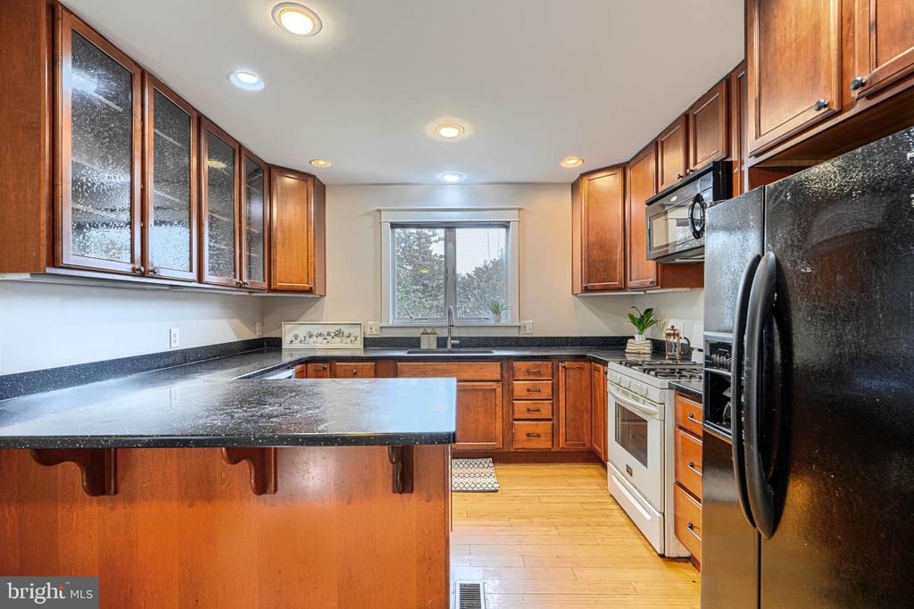 3009 IONA TERRACE