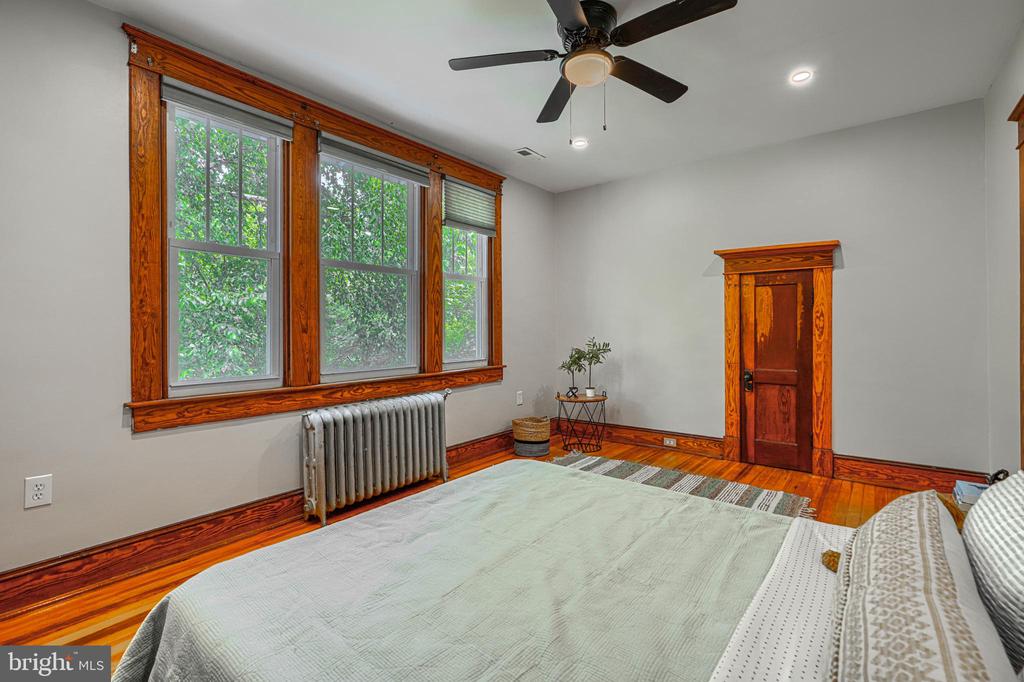 3009 IONA TERRACE
