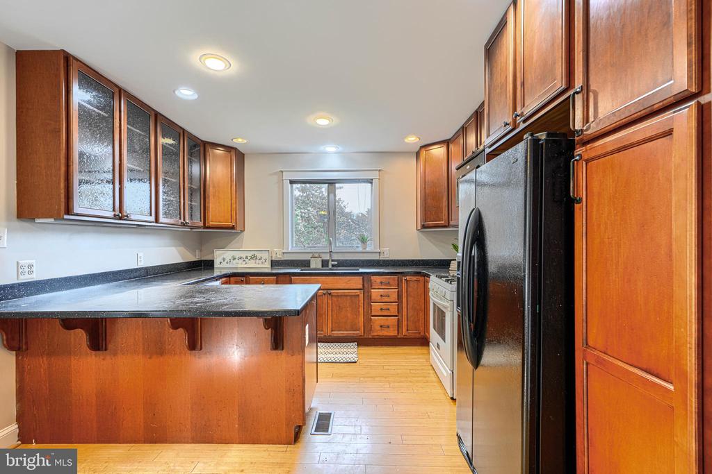 3009 IONA TERRACE