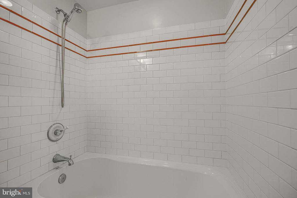 3009 IONA TERRACE