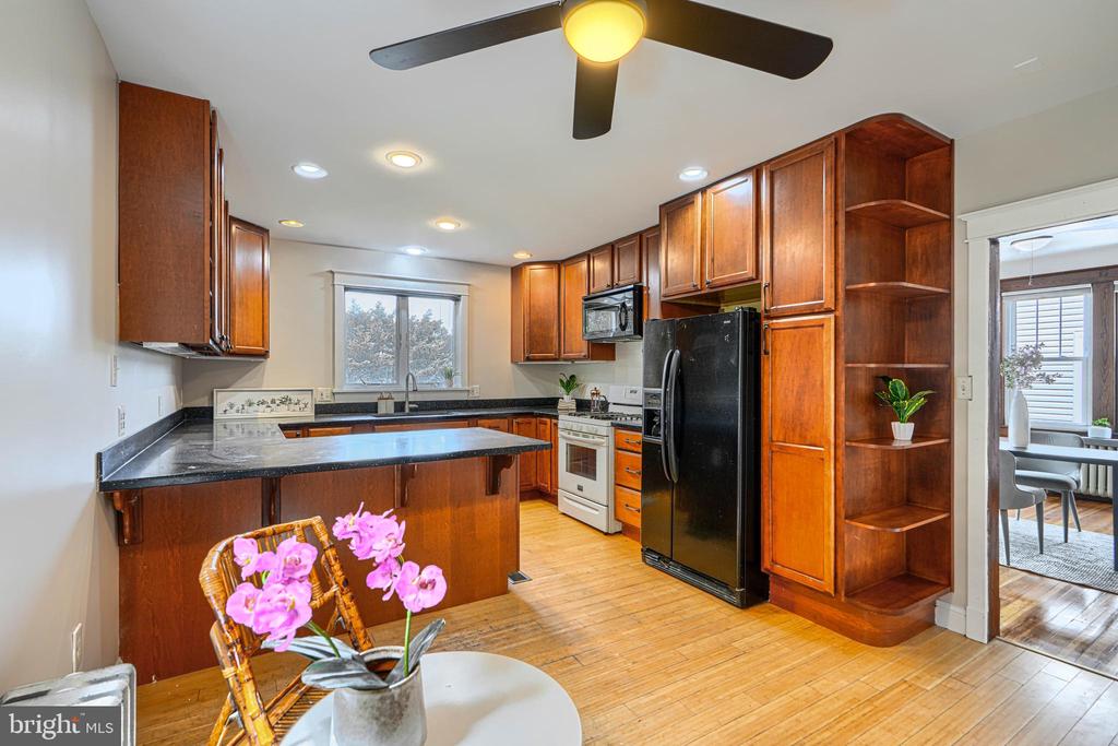 3009 IONA TERRACE