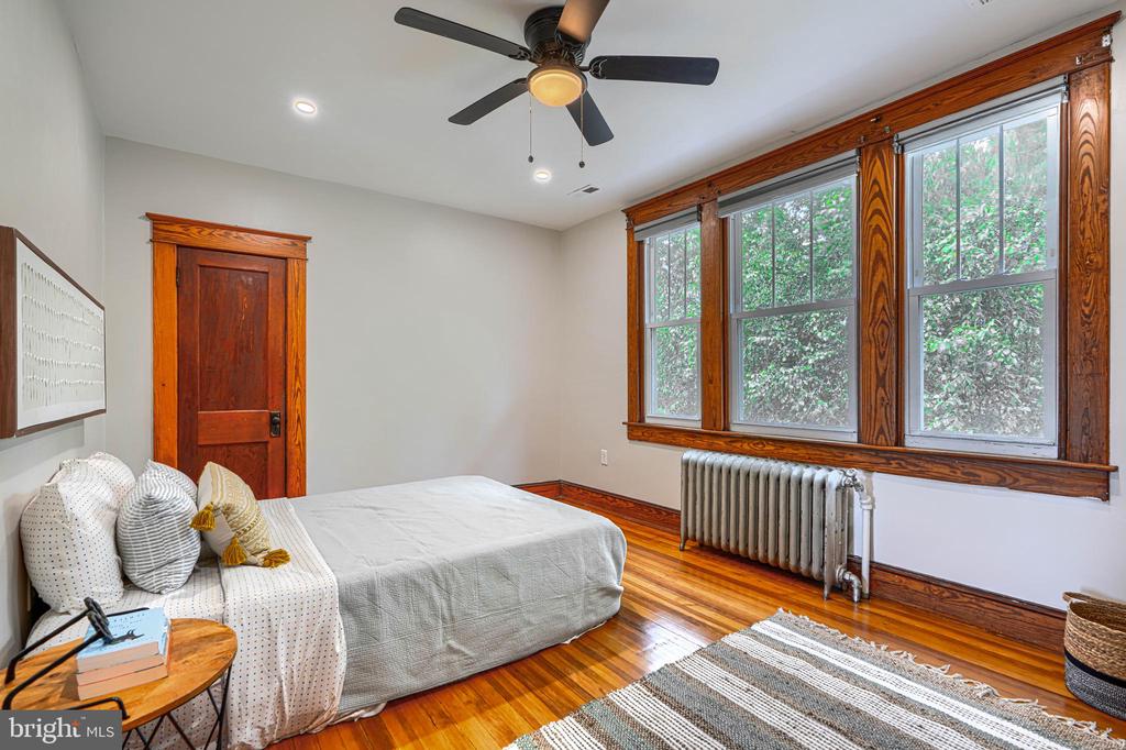 3009 IONA TERRACE