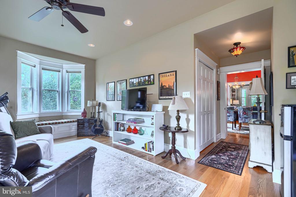 3106 PARKSIDE DRIVE