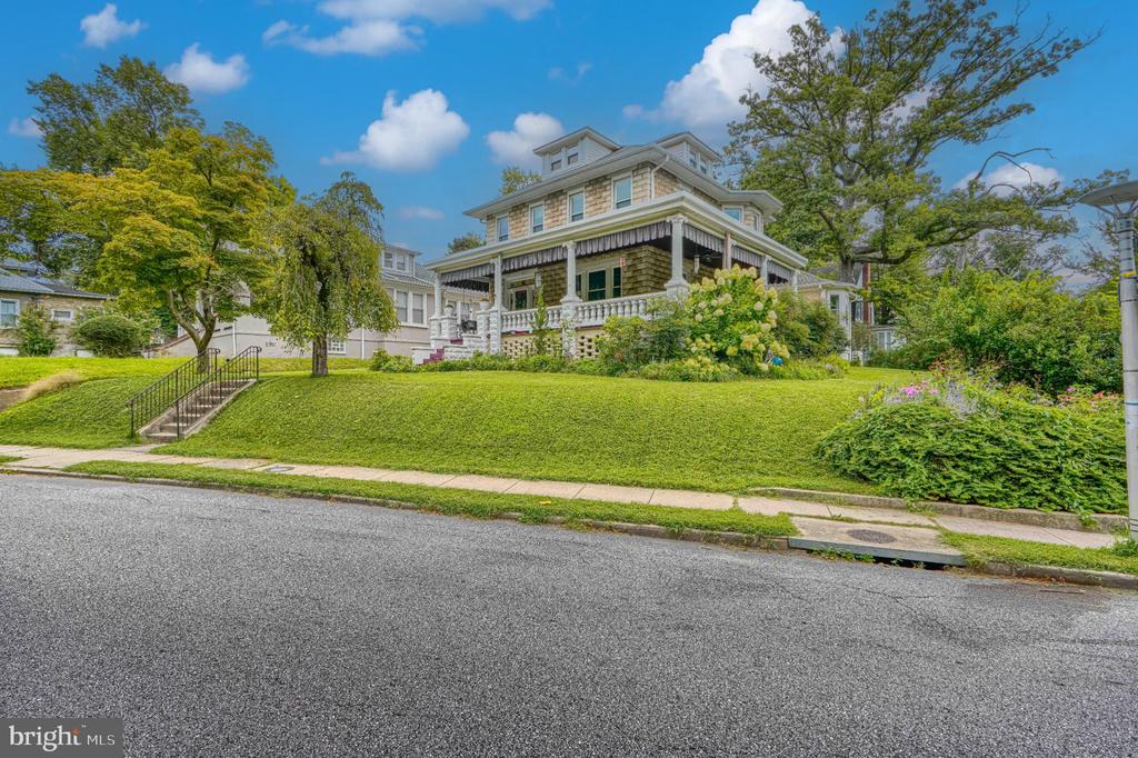 3106 PARKSIDE DRIVE