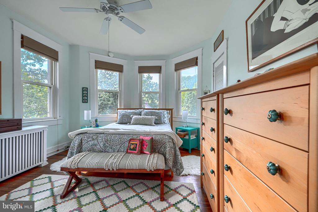 3106 PARKSIDE DRIVE