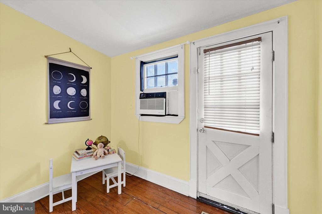 131 W BARRE STREET W