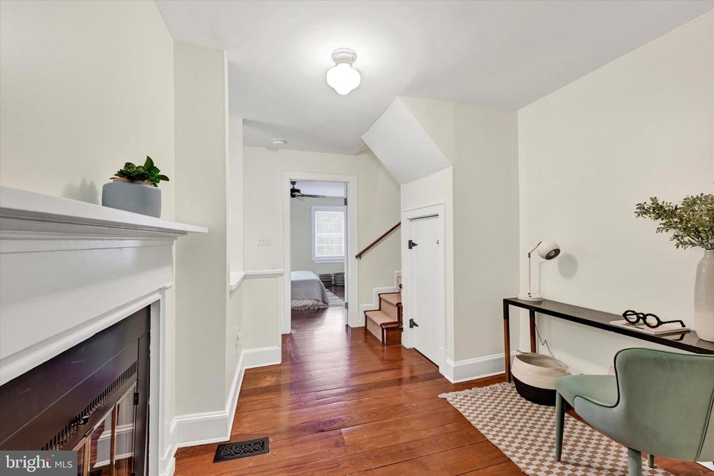 131 W BARRE STREET W