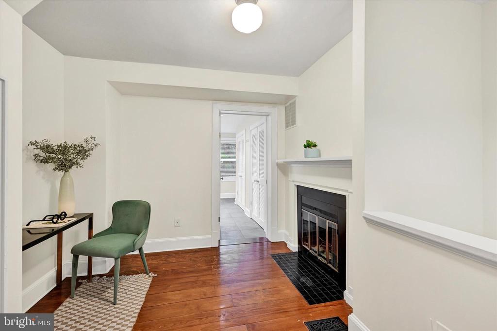 131 W BARRE STREET W