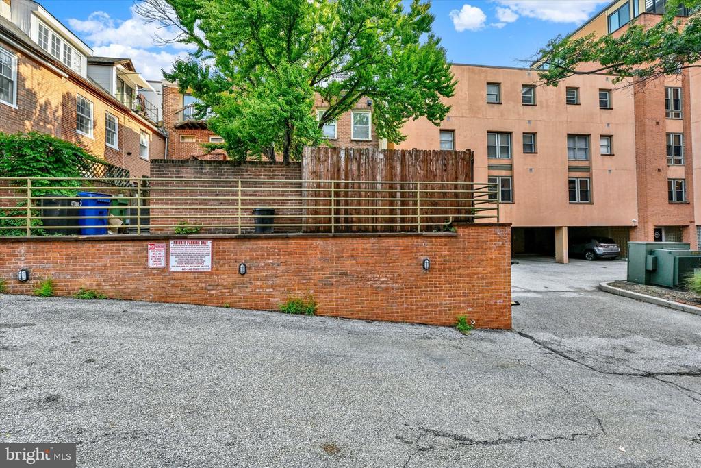131 W BARRE STREET W