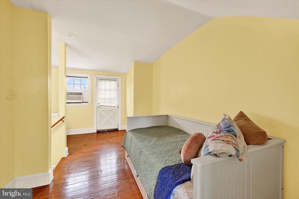 131 W BARRE STREET W