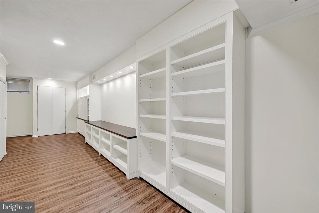 131 W BARRE STREET W