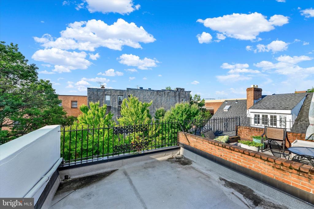 131 W BARRE STREET W