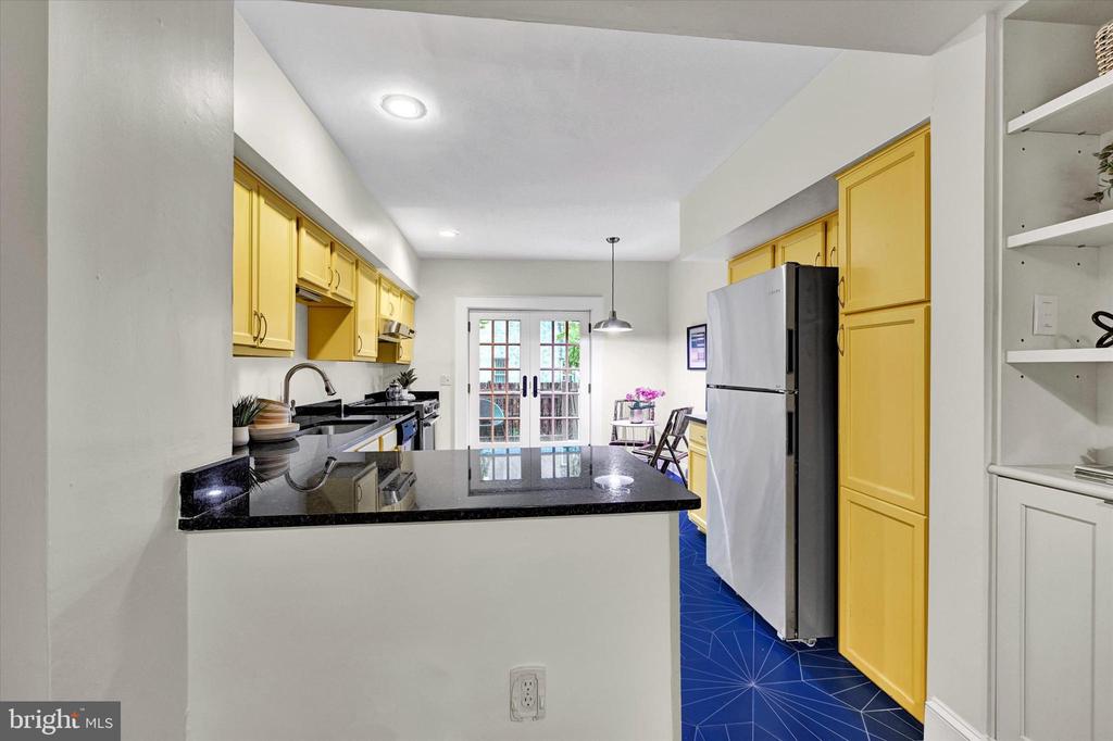 131 W BARRE STREET W