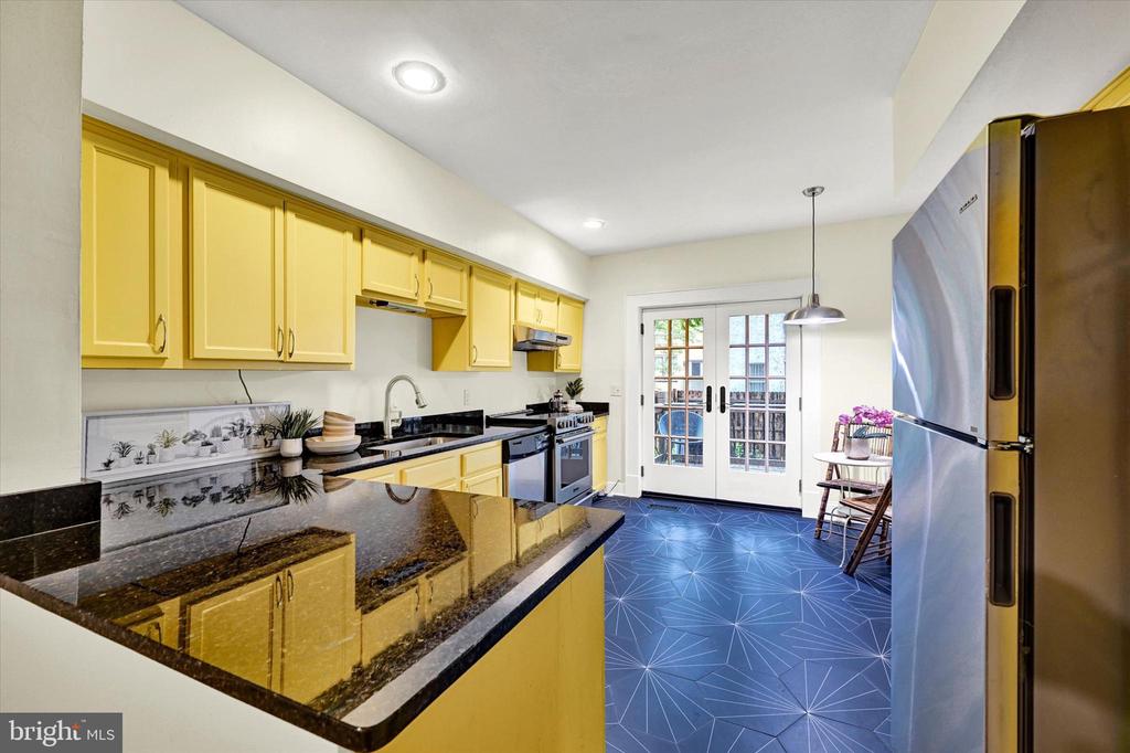 131 W BARRE STREET W