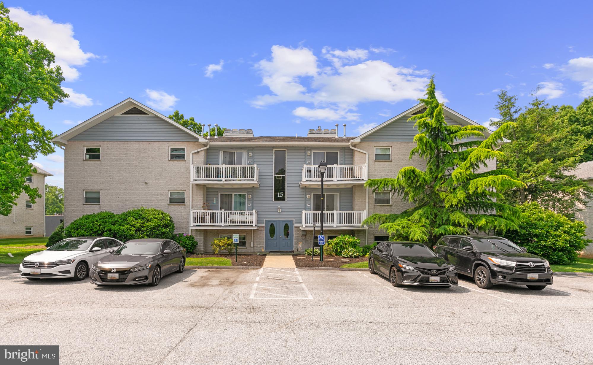 15 Warren Lodge Ct #1d