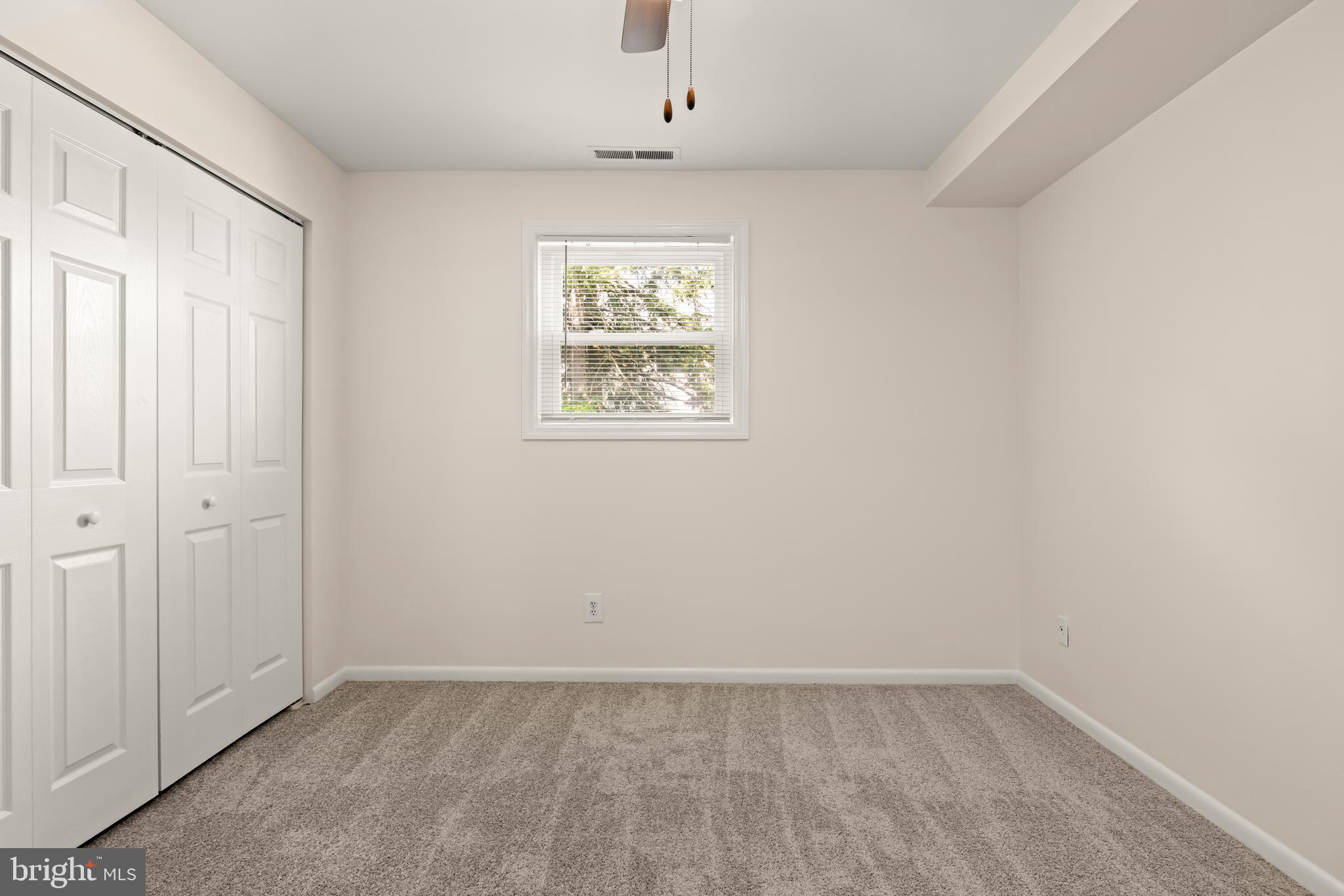 15 Warren Lodge Ct #1d