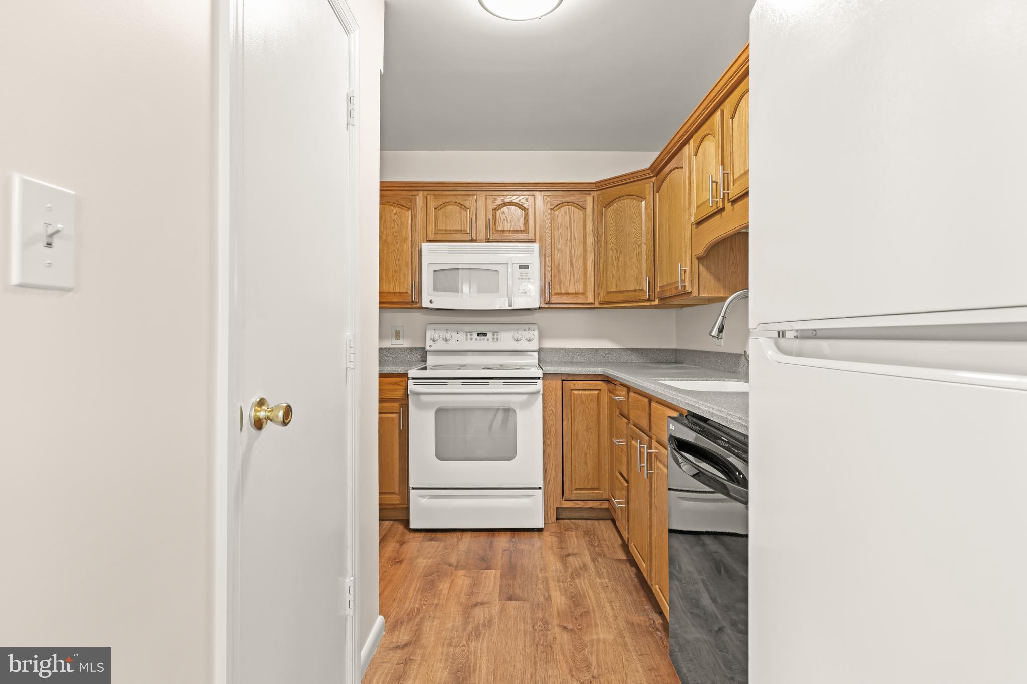 15 Warren Lodge Ct #1d