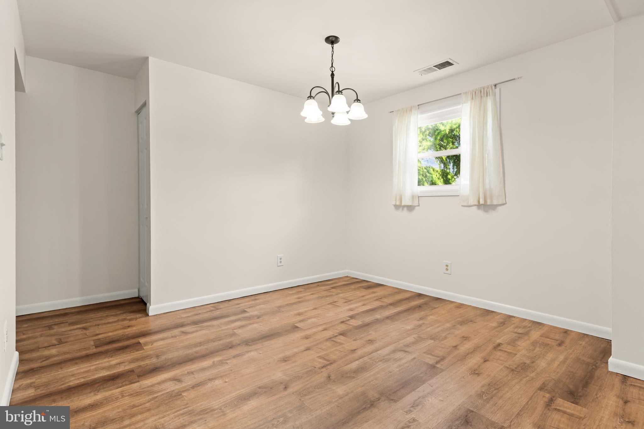 15 Warren Lodge Ct #1d